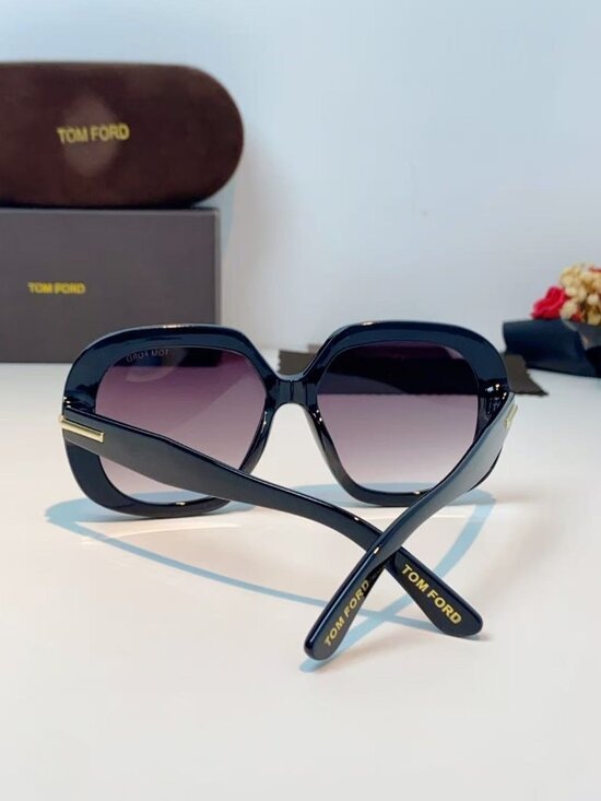 Tom Ford Sunglasses: Real-Life Shots — Gradient Purple Lenses main image 5